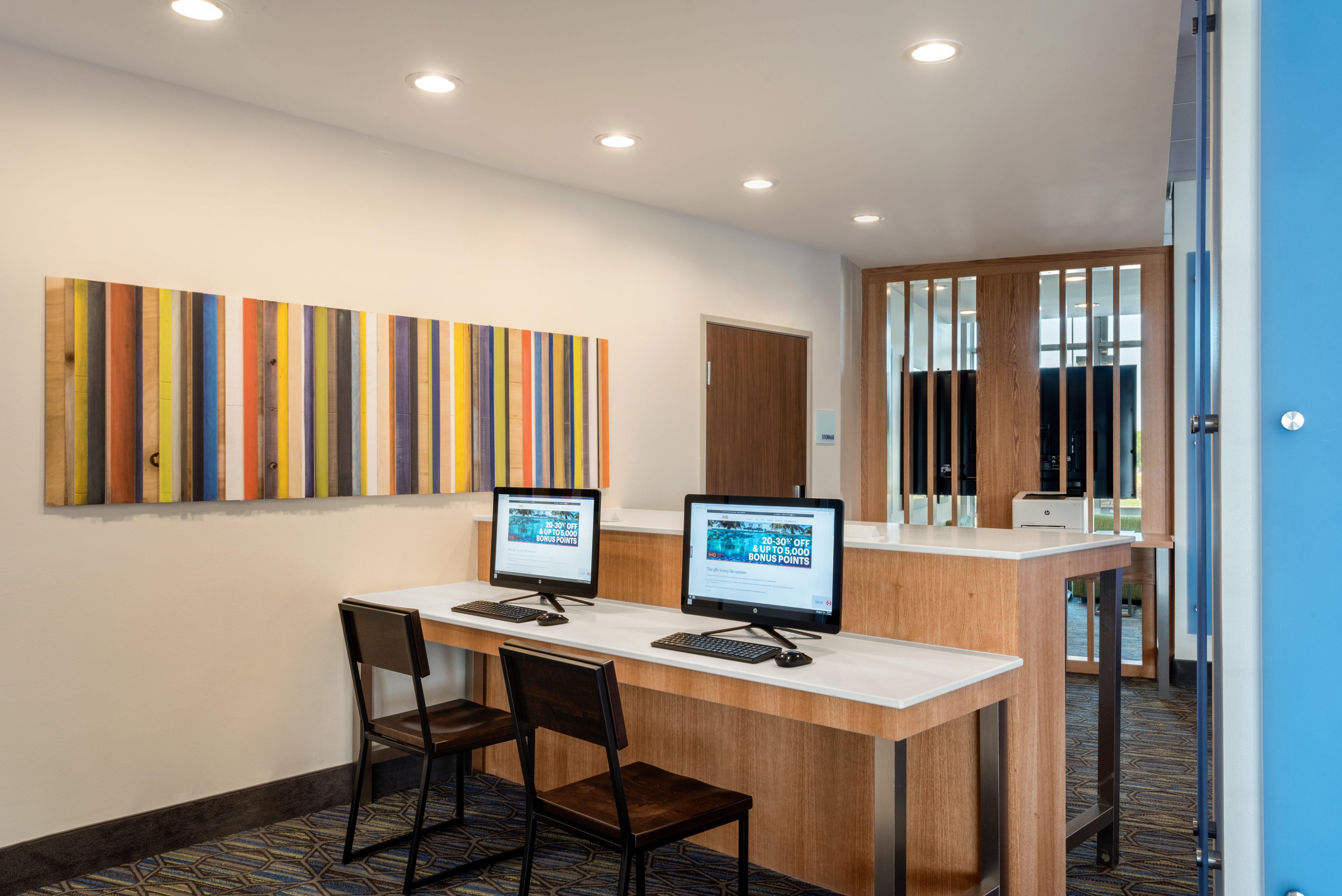 Holiday Inn Express & Suites - West Des Moines - Jordan Creek By Ihg Екстериор снимка