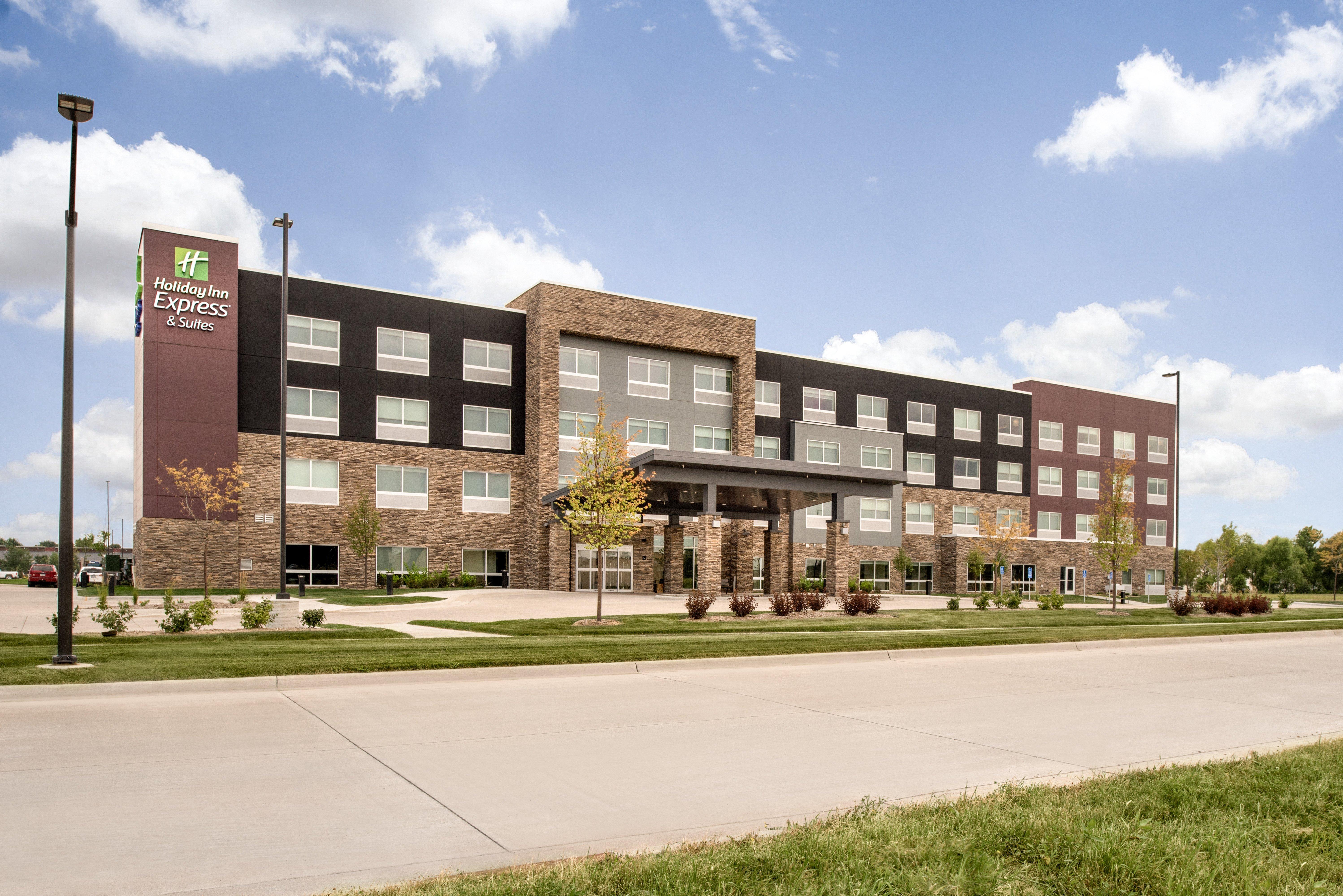 Holiday Inn Express & Suites - West Des Moines - Jordan Creek By Ihg Екстериор снимка